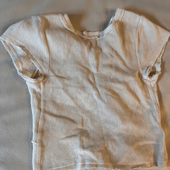 Free people crop top. Never worn. Size small. - Picture 3 of 4